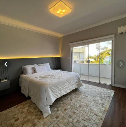 Imagem Casa de Condomínio com 4 Quartos à Venda,  em Centro - Balneário Camboriú