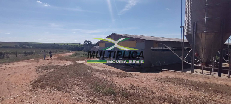 Imagem Chácara à Venda, 3 m² em Uberlândia Imagem Chácara à Venda, 3 m² em Uberlândia