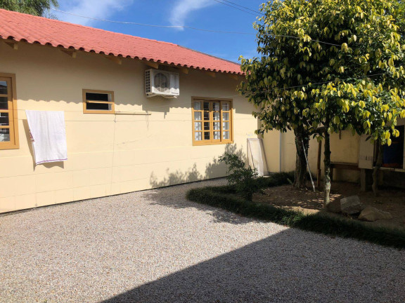 Imagem Casa com 3 Quartos à Venda, 455 m² em Universitário - Tijucas