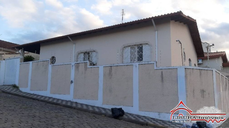 Imagem Casa com 3 Quartos à Venda, 247 m² em Centro - Jacareí Imagem Casa com 3 Quartos à Venda, 247 m² em Centro - Jacareí