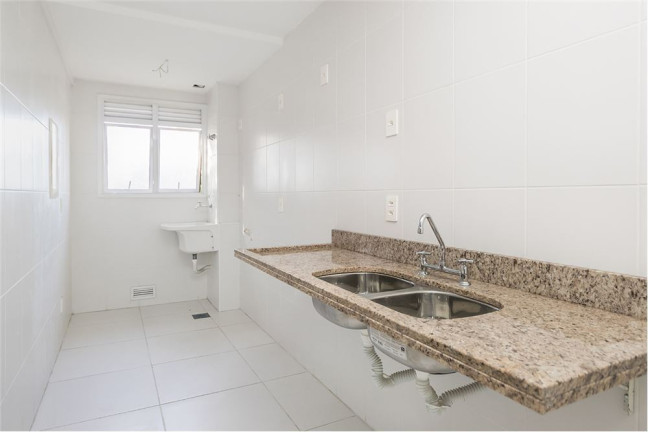 Imagem Imóvel com 2 Quartos à Venda,  em Passo Da Areia - Porto Alegre