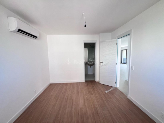 Imagem Apartamento com 3 Quartos à Venda, 198 m² em Barra Da Tijuca - Rio De Janeiro