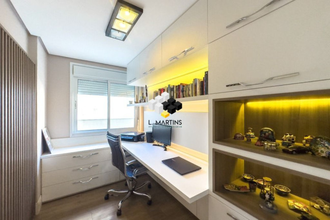 Imagem Apartamento com 3 Quartos à Venda, 258 m² em Petrópolis - Porto Alegre Imagem Apartamento com 3 Quartos à Venda, 258 m² em Petrópolis - Porto Alegre