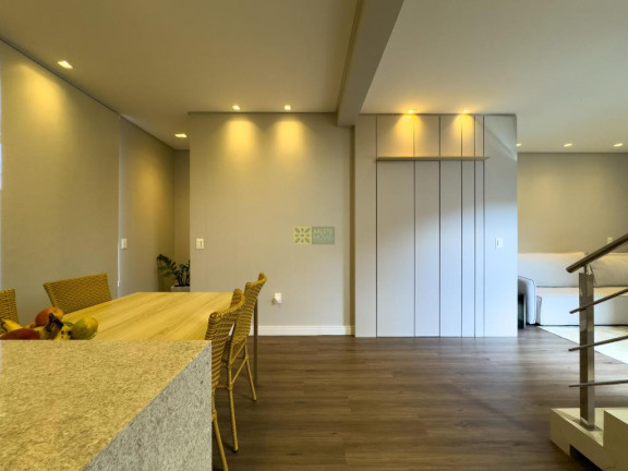 Imagem Sobrado com 2 Quartos à Venda, 90 m² em Centro - Bombinhas Imagem Sobrado com 2 Quartos à Venda, 90 m² em Centro - Bombinhas