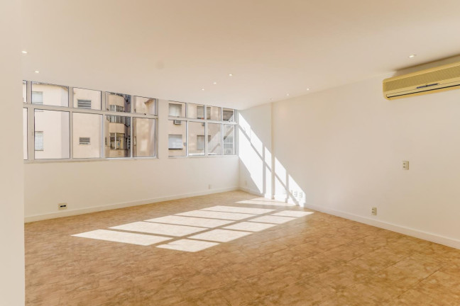 Imagem Apartamento com 2 Quartos à Venda, em Copacabana - Rio De Janeiro Imagem Apartamento com 2 Quartos à Venda, em Copacabana - Rio De Janeiro