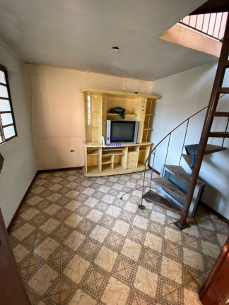 Imagem Sobrado com 2 Quartos à Venda, 50 m² em Pinheirinho - Curitiba