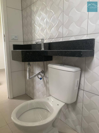 Imagem Casa com 2 Quartos à Venda, 71 m²