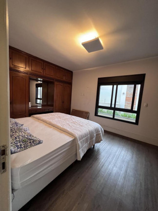 Imagem Casa com 3 Quartos à Venda, 250 m² Imagem Casa com 3 Quartos à Venda, 250 m²