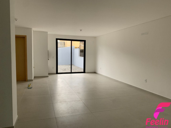 Imagem Casa com 3 Quartos à Venda, 159 m² em Campeche - Florianópolis Imagem Casa com 3 Quartos à Venda, 159 m² em Campeche - Florianópolis