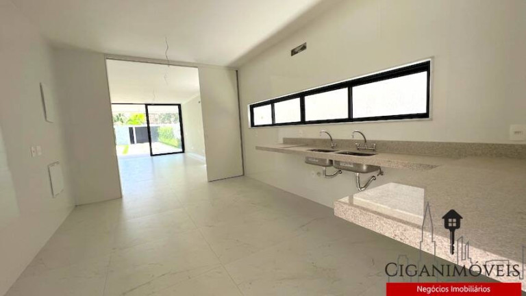 Imagem Casa de Condomínio com 6 Quartos à Venda, 380 m² em Barra Da Tijuca - Rio De Janeiro Imagem Casa de Condomínio com 6 Quartos à Venda, 380 m² em Barra Da Tijuca - Rio De Janeiro