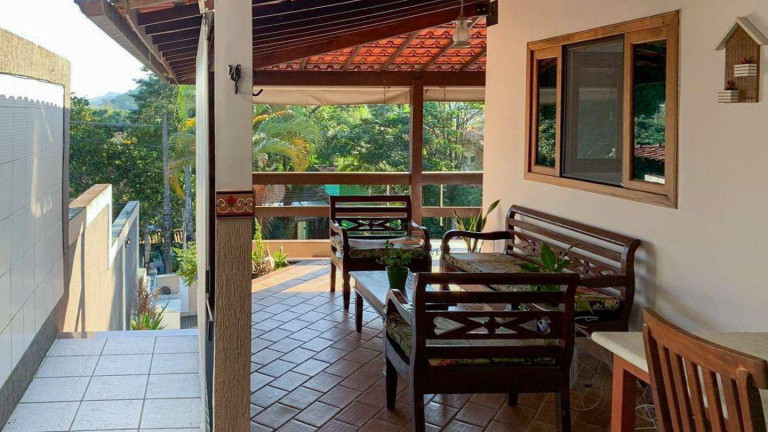 Imagem Casa com 5 Quartos à Venda, 260 m² em Maria Paula - Niterói Imagem Casa com 5 Quartos à Venda, 260 m² em Maria Paula - Niterói
