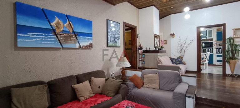 Imagem Casa com 5 Quartos para Alugar, 470 m² em Bonsucesso - Guarapuava Imagem Casa com 5 Quartos para Alugar, 470 m² em Bonsucesso - Guarapuava