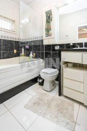 Imagem Casa com 3 Quartos à Venda, 285 m² em Jardim Itu - Porto Alegre Imagem Casa com 3 Quartos à Venda, 285 m² em Jardim Itu - Porto Alegre
