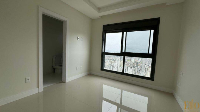 Imagem Apartamento com 4 Quartos à Venda, 182 m² em Centro - Balneário Camboriú Imagem Apartamento com 4 Quartos à Venda, 182 m² em Centro - Balneário Camboriú