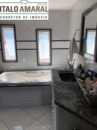 Imagem Imóvel com 5 Quartos à Venda, 200 m² em Centro - Balneário Camboriú Imagem Imóvel com 5 Quartos à Venda, 200 m² em Centro - Balneário Camboriú