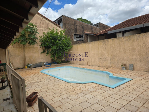 Imagem Casa com 4 Quartos à Venda, 225 m² em Amambaí - Campo Grande