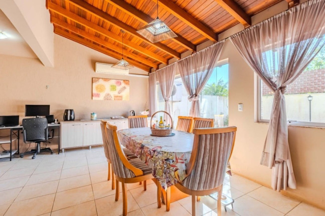 Imagem Casa com 4 Quartos à Venda, 202 m² em Ipanema - Porto Alegre