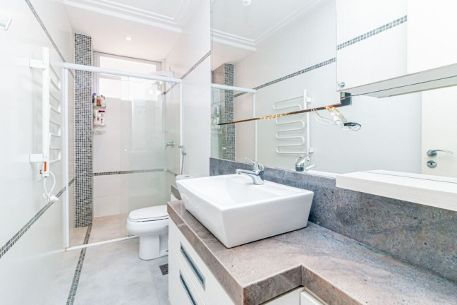 Imagem Apartamento com 3 Quartos à Venda, 110 m² em Moinhos De Vento - Porto Alegre