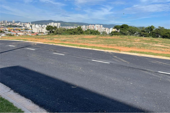 Imagem Terreno à Venda, em Vila Aparecida - Jundiaí Imagem Terreno à Venda, em Vila Aparecida - Jundiaí