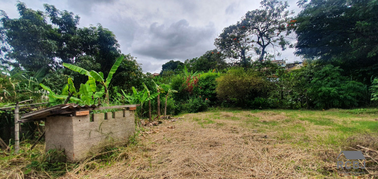Imagem Casa com 6 Quartos à Venda, em São Gonçalo - Contagem Imagem Casa com 6 Quartos à Venda, em São Gonçalo - Contagem