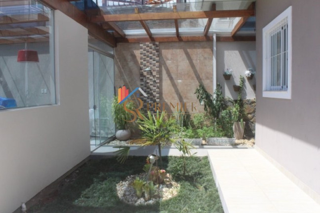 Imagem Casa com 4 Quartos à Venda, 651 m² em Córrego Grande - Florianópolis