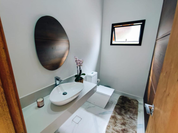 Imagem Imóvel com 3 Quartos à Venda, 187 m² Imagem Imóvel com 3 Quartos à Venda, 187 m²