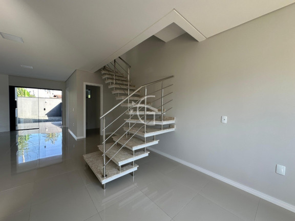 Casa com 3 Quartos à Venda,  em Bom Retiro - Joinville