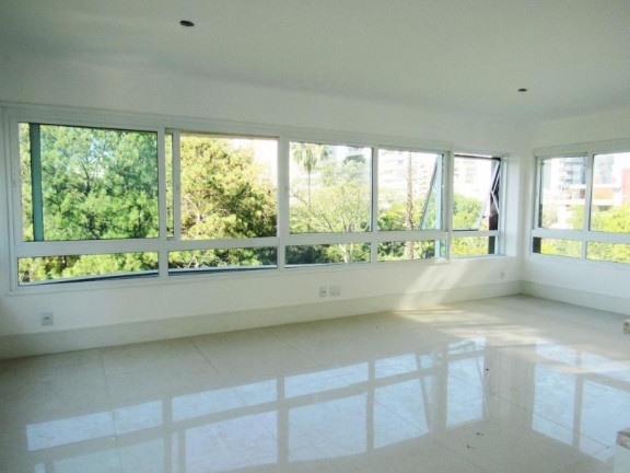 Imagem Imóvel com 3 Quartos à Venda, 395 m² em Auxiliadora - Porto Alegre Imagem Imóvel com 3 Quartos à Venda, 395 m² em Auxiliadora - Porto Alegre