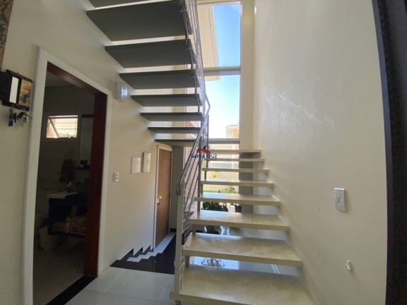 Imagem Sobrado com 4 Quartos à Venda, 253 m² em Ingleses Do Rio Vermelho - Florianópolis Imagem Sobrado com 4 Quartos à Venda, 253 m² em Ingleses Do Rio Vermelho - Florianópolis