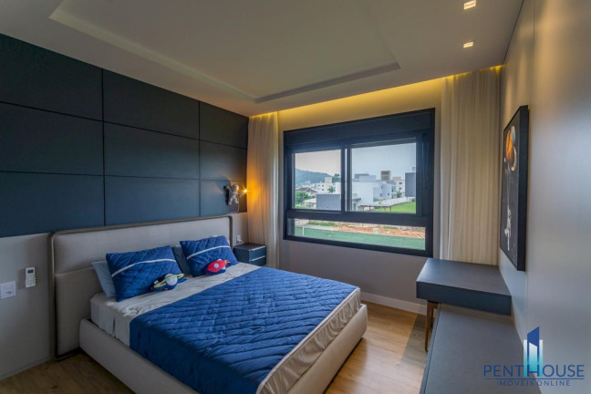 Imagem Casa com 4 Quartos à Venda, 390 m² em Centro - Camboriú Imagem Casa com 4 Quartos à Venda, 390 m² em Centro - Camboriú