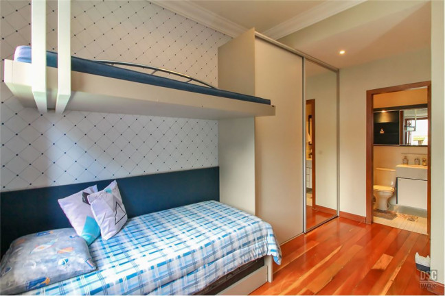 Imagem Casa com 3 Quartos à Venda, em Hípica - Porto Alegre Imagem Casa com 3 Quartos à Venda, em Hípica - Porto Alegre