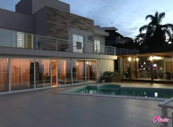 Imagem Casa com 4 Quartos à Venda, 765 m² em Centro - Florianópolis