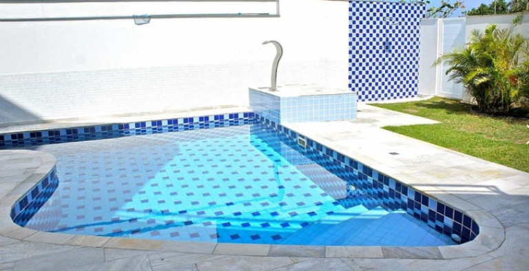 Imagem Sobrado com 6 Quartos à Venda, 450 m² em Guaratuba - Bertioga Imagem Sobrado com 6 Quartos à Venda, 450 m² em Guaratuba - Bertioga