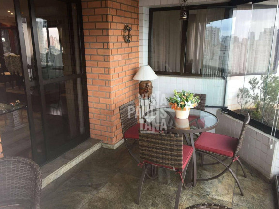 Apartamento com 4 Quartos à Venda, 200 m² em Vila Nova Conceição - São Paulo