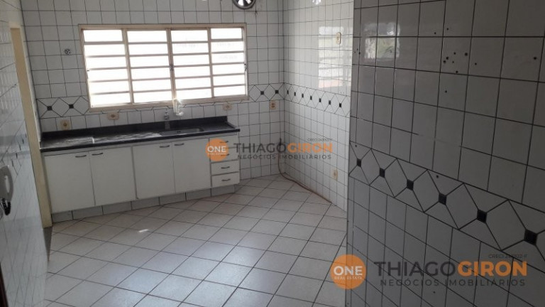 Imagem Sobrado com 3 Quartos para Alugar, 280 m² em Tv - Araçatuba Imagem Sobrado com 3 Quartos para Alugar, 280 m² em Tv - Araçatuba
