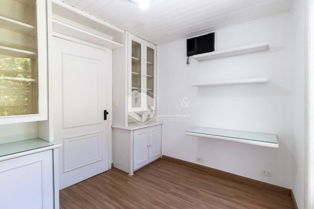 Imagem Casa com 4 Quartos à Venda, 260 m² em Jardim Morumbi - São Paulo Imagem Casa com 4 Quartos à Venda, 260 m² em Jardim Morumbi - São Paulo