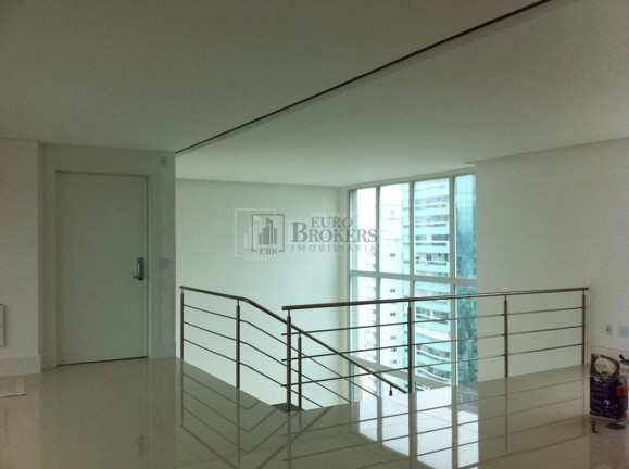 Imagem Cobertura com 3 Quartos à Venda, 330 m² em Centro - Balneário Camboriú Imagem Cobertura com 3 Quartos à Venda, 330 m² em Centro - Balneário Camboriú