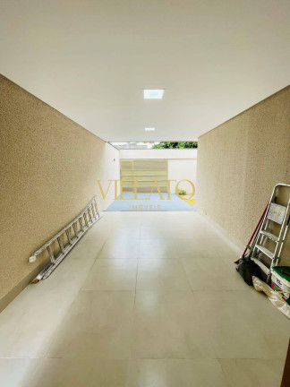 Imagem Casa com 3 Quartos à Venda, 138 m² em Vila Santa Helena - Goiânia Imagem Casa com 3 Quartos à Venda, 138 m² em Vila Santa Helena - Goiânia