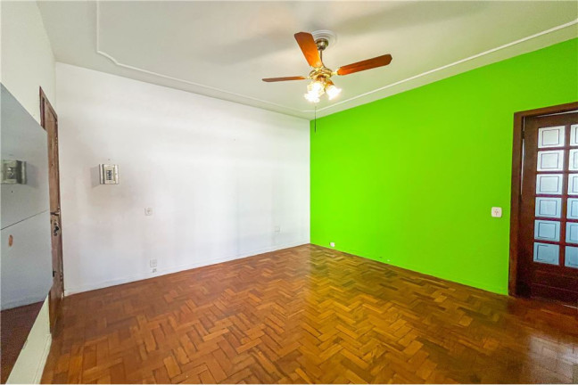Imagem Imóvel com 2 Quartos à Venda, em São João - Porto Alegre Imagem Imóvel com 2 Quartos à Venda, em São João - Porto Alegre