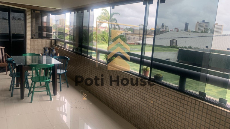 Imagem Imóvel com 3 Quartos à Venda, 307 m² em Candelária - Natal Imagem Imóvel com 3 Quartos à Venda, 307 m² em Candelária - Natal