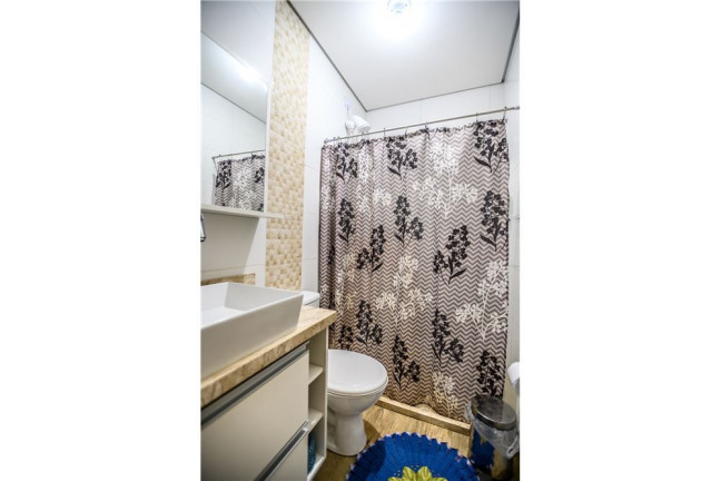 Imagem Casa com 2 Quartos à Venda, em Jardim Itu - Porto Alegre Imagem Casa com 2 Quartos à Venda, em Jardim Itu - Porto Alegre