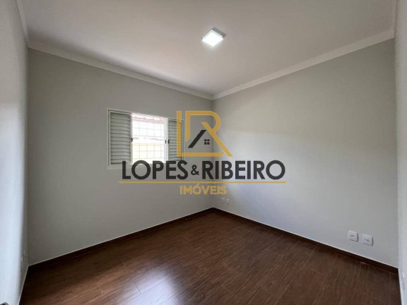 Imagem Casa com 5 Quartos à Venda, 390 m² em Centro - Botucatu