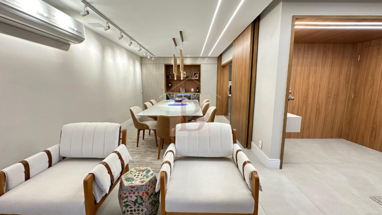 Imagem Imóvel com 4 Quartos à Venda, 250 m² em Icaraí - Niterói Imagem Imóvel com 4 Quartos à Venda, 250 m² em Icaraí - Niterói