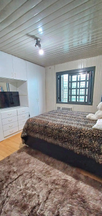 Imagem Casa com 4 Quartos à Venda, 250 m²