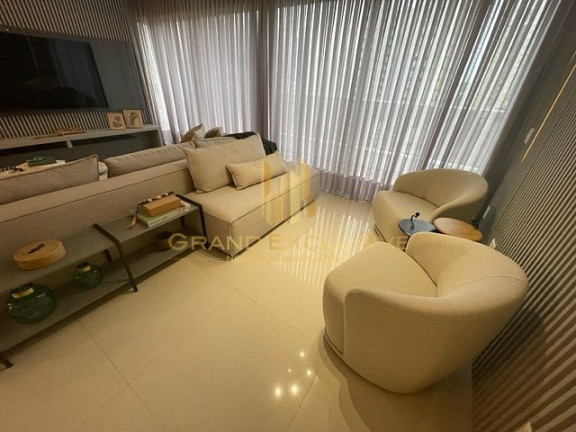 Imagem Apartamento com 3 Quartos à Venda, 399 m² em Centro - Balneário Camboriú Imagem Apartamento com 3 Quartos à Venda, 399 m² em Centro - Balneário Camboriú