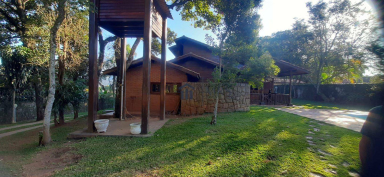 Imagem Imóvel com 3 Quartos à Venda, 243 m² em Alpes Da Cantareira - Mairiporã