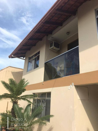 Imagem Casa com 8 Quartos à Venda, 264 m² em Centro - Balneário Camboriú Imagem Casa com 8 Quartos à Venda, 264 m² em Centro - Balneário Camboriú
