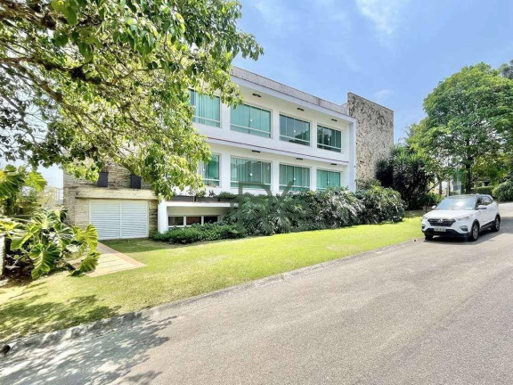 Casa com 6 Quartos à Venda ou Locação, 1.200 m² em Golf Village - Carapicuíba