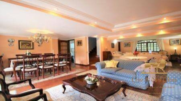 Imagem Casa com 5 Quartos para Temporada, 200 m² em Jaguaribe - Campos Do Jordão