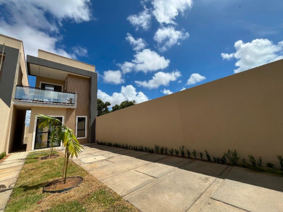 Casa com 3 Quartos à Venda, 94 m² em Maraponga - Fortaleza